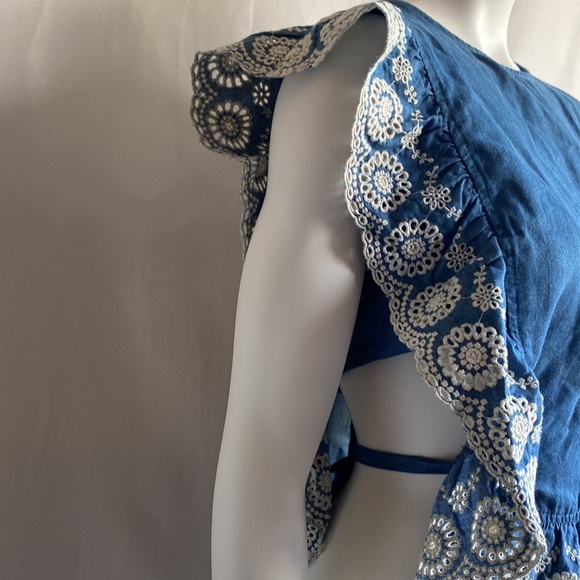 Brand new jeans top with details - Picture 3 of 15